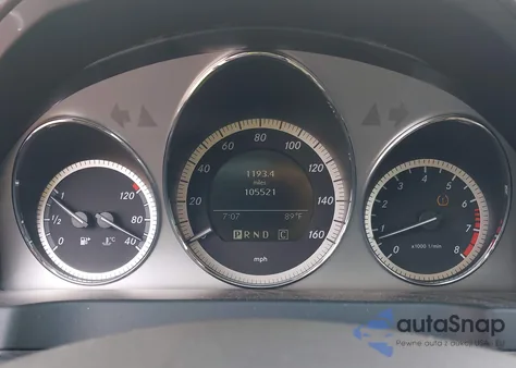 2010 Mercedes-Benz C 300 Sport z USA, uszkodzony, nr VIN WDDGF5EB6AR118206